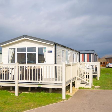 64 Lancaster The Lazy Willow 3 Bedroom Hot Tub Caravan Tattershall Lakes エクステリア 写真